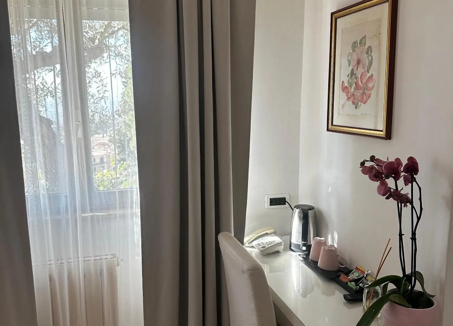 Villa Greta Hotel Rooms & Suites تاورمينا