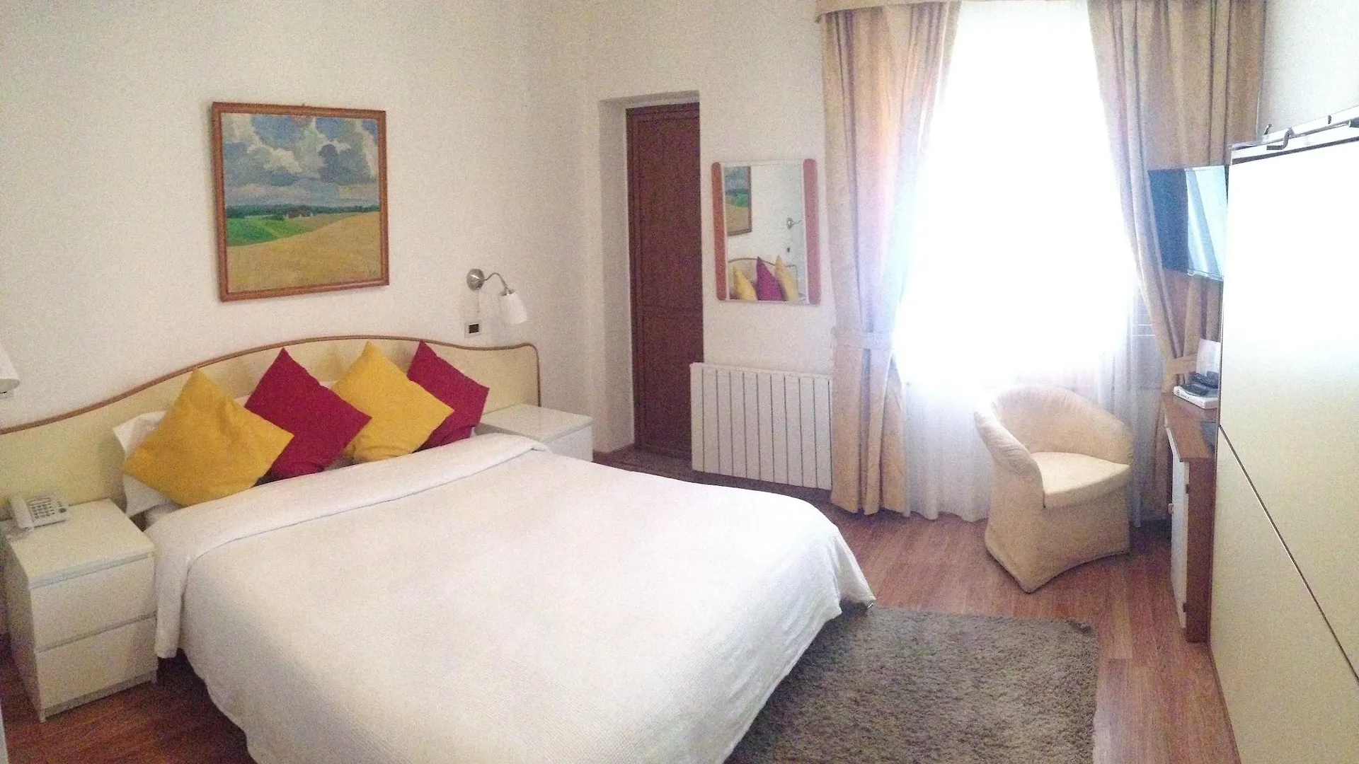 Villa Greta Hotel Rooms & Suites 陶尔米纳