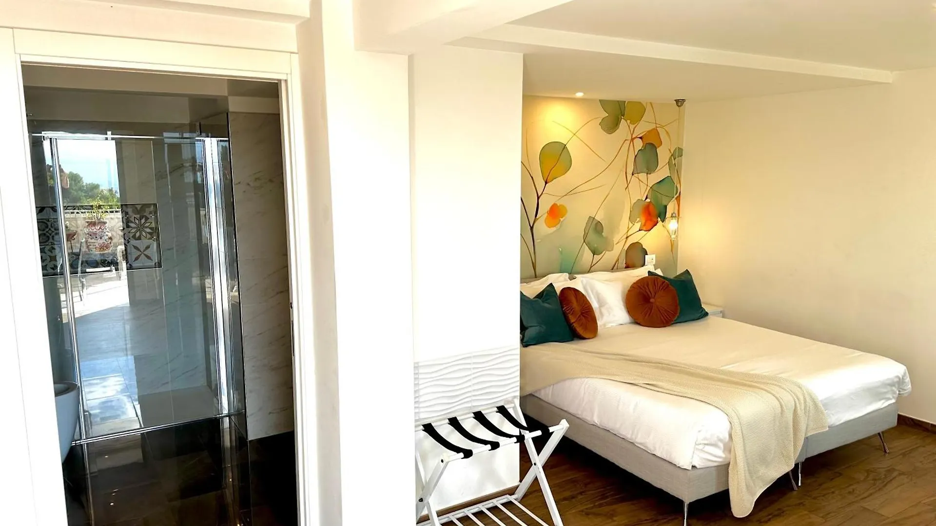 Villa Greta Hotel Rooms & Suites 陶尔米纳
