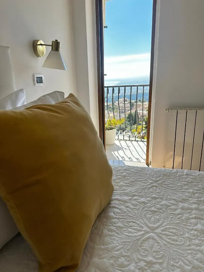 Villa Greta Hotel Rooms & Suites タオルミーナ